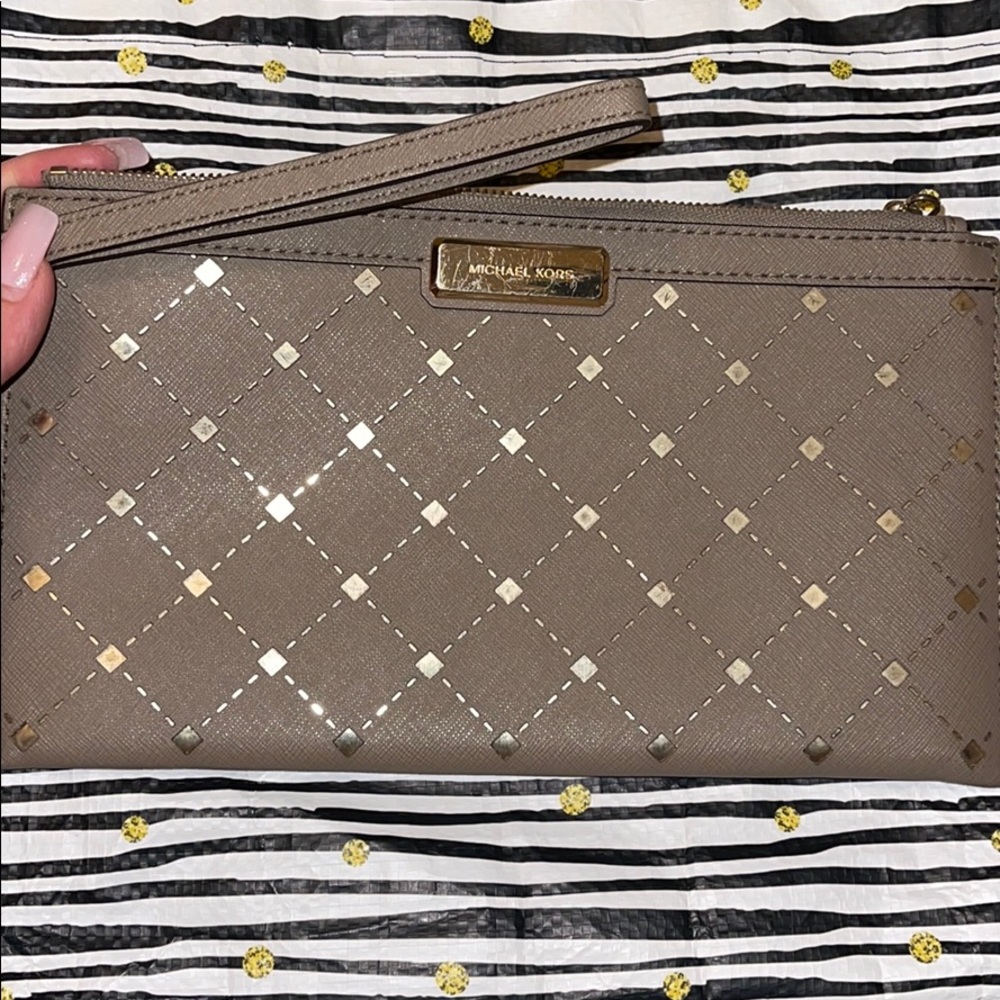 MK WRISTLET BAG